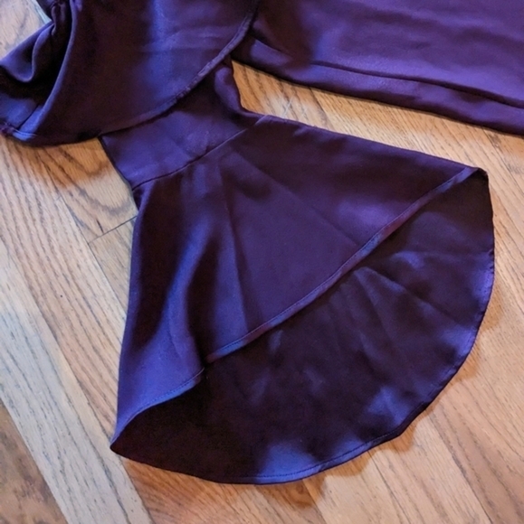 NWT Loft XS Red-ish Purple Cold Shoulder Bell Sleeve Top‎ - Picture 9 of 9